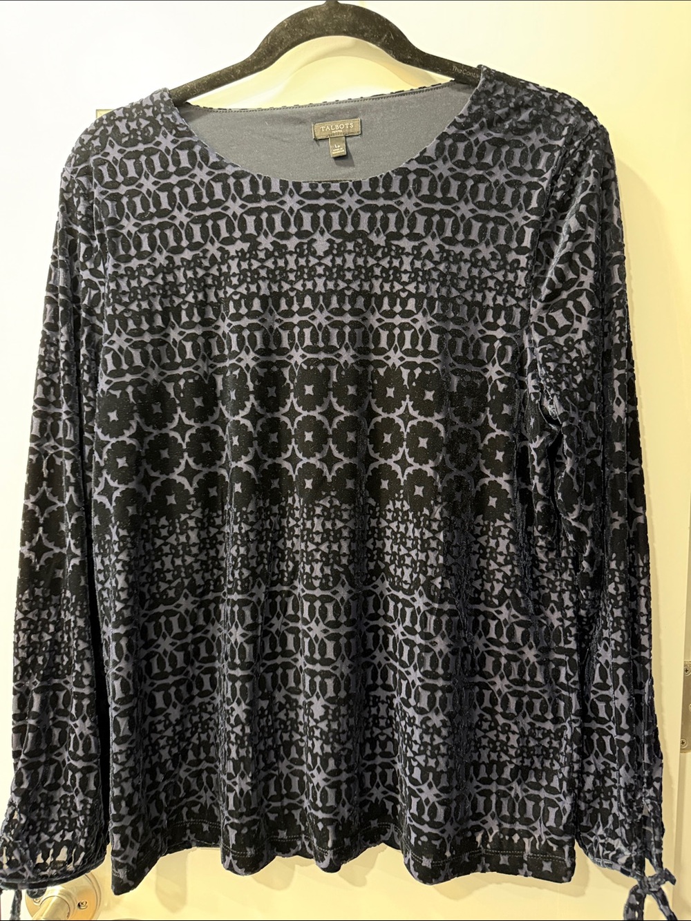 Talbots Navy Patterned Velvet Burnout Long Sleeve Top size LP. EUC